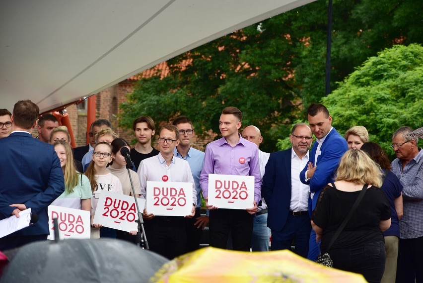 Prezydent Andrzej Duda spotkał się ze swoimi wyborcami na...