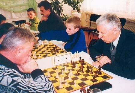 Na pierwszym planie (od lewej) tczewianin Henryk Herold w pojedynku ze starogardzianinem Bolesławem Ossowskim.