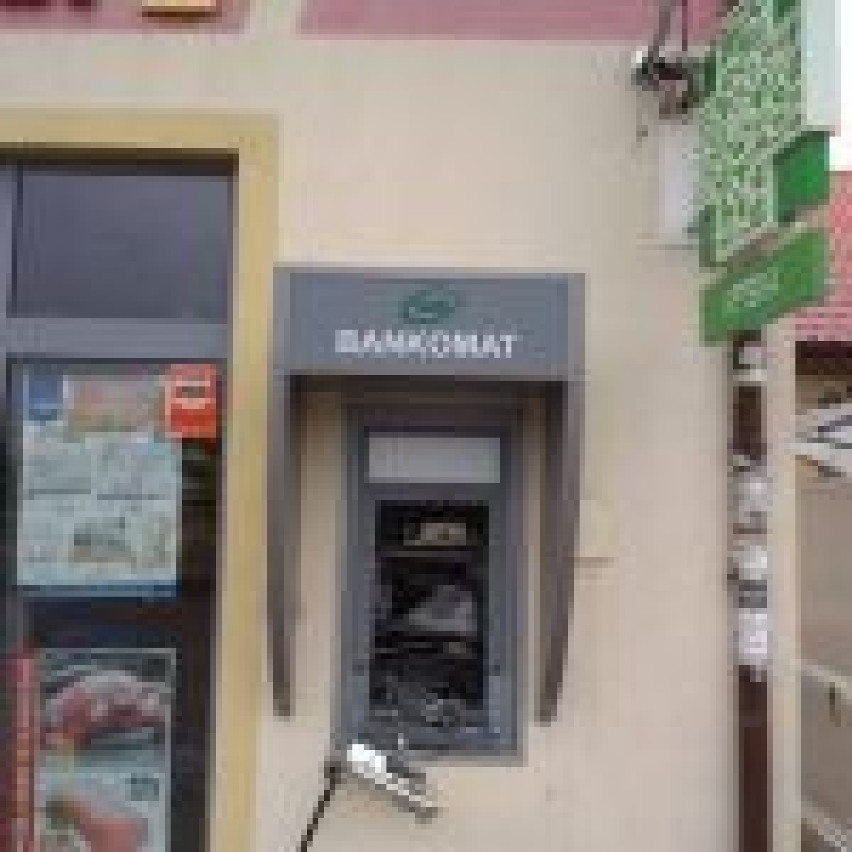 Kilka minut przed godziną 3:00 w nocy  w Cukrowni Gosławice wysadzono bankomat
