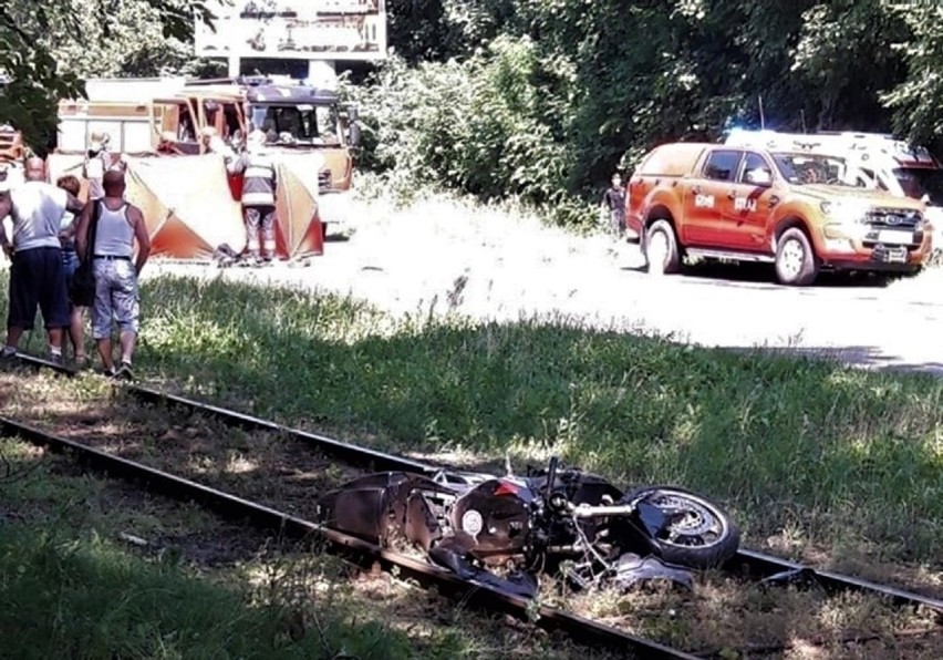 25-letni motocyklista śmiertelnie potrącił kobietę na pasach w Sosnowcu. Niemal na oczach jej dzieci. Odepchnęła je w ostatniej chwili