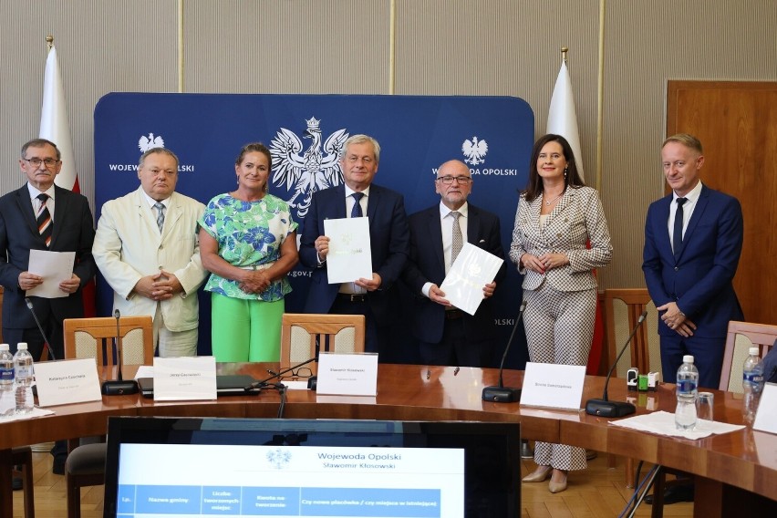 W piątek (8.09) siedem gmin podpisało w Urzędzie Wojewódzkim...