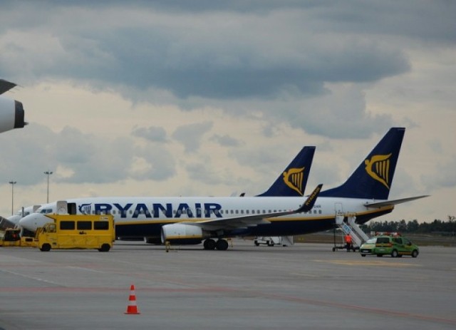 Ryanair uruchomi dodatkowe połączenia na kanonizację Jana Pawła II