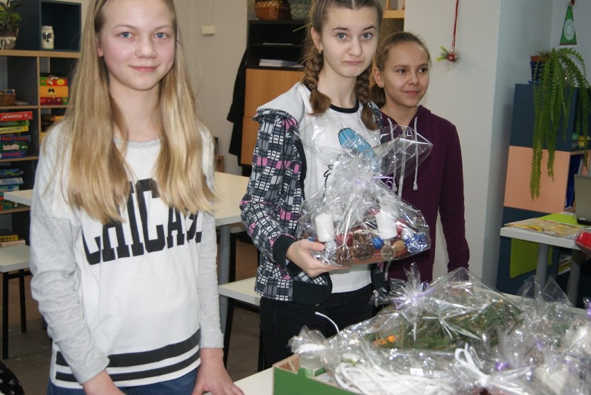 Zbąszyńscy gimnazjaliści pomagają Madzi i Ninie