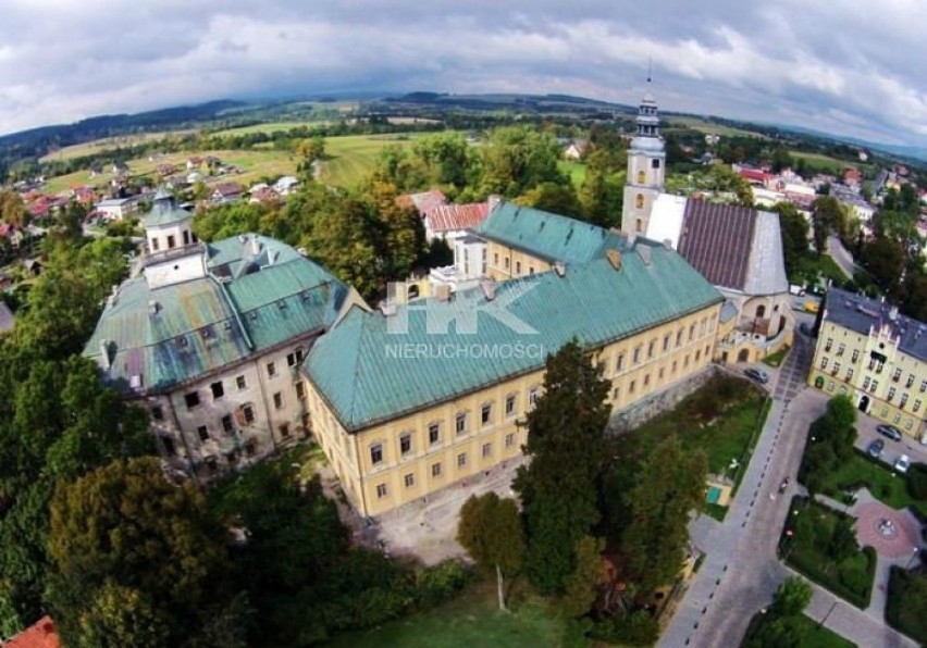 Opis nieruchomości


Do sprzedania zespół zamkowo-pałacowy w...