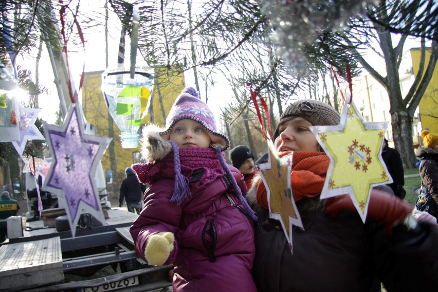 Choinka na LSM: Mieszkańcy przystroili drzewko