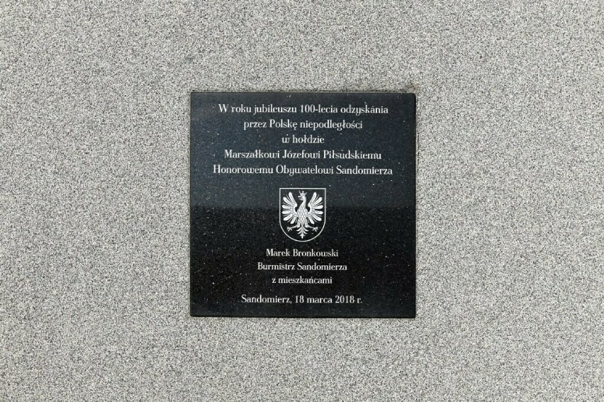 W Sandomierzu upamiętniono 156. rocznicę urodzin Marszałka Józefa Piłsudskiego - Honorowego Obywatela Sandomierza. Zobacz zdjęcia
