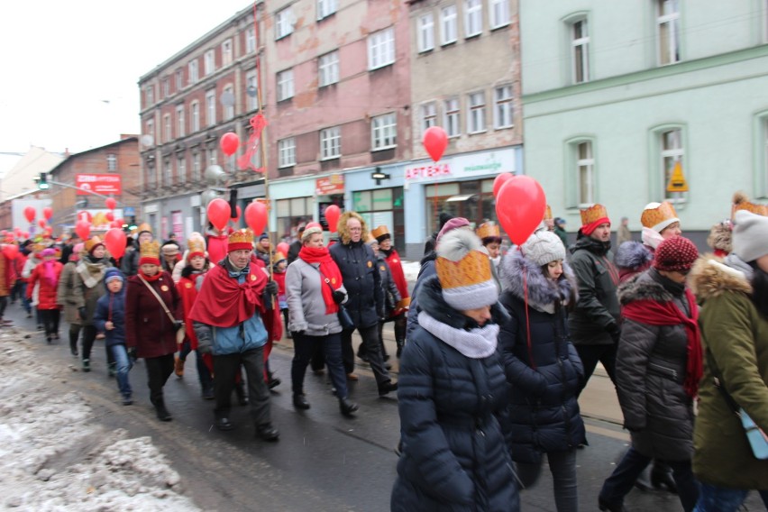 Orszak Trzech Króli w Zabrzu. Mróz nie przeszkodził uczestnikom [ZDJĘCIA]