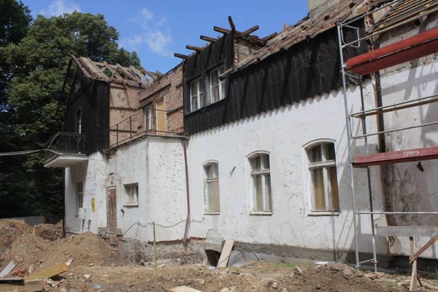 Centrum Edukacyjne nad Szmaragdowym. Trwa przebudowa [zdjęcia, wizualizacje]