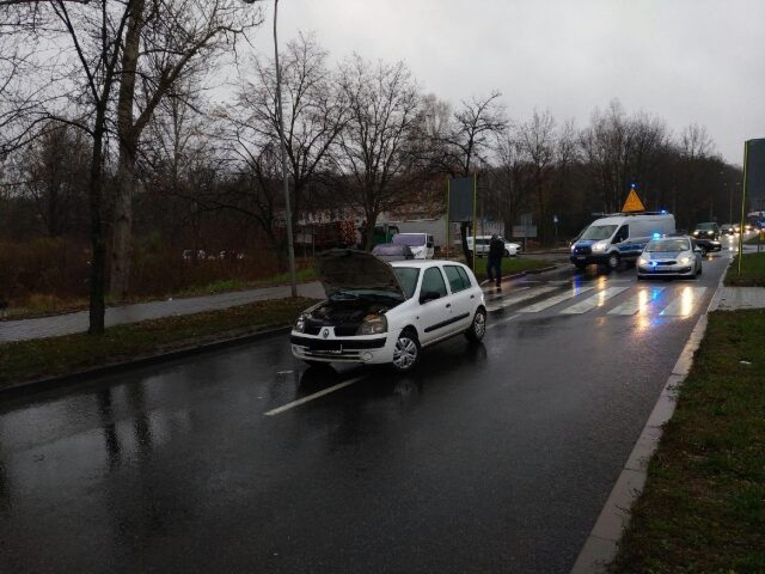 Wypadek w Skarżysku! Na przejściu dla pieszych samochód