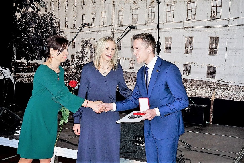  Filip Langiewicz z I LO w Chełmie  tegorocznym laureatem prestiżowego medalu Bene Merenti