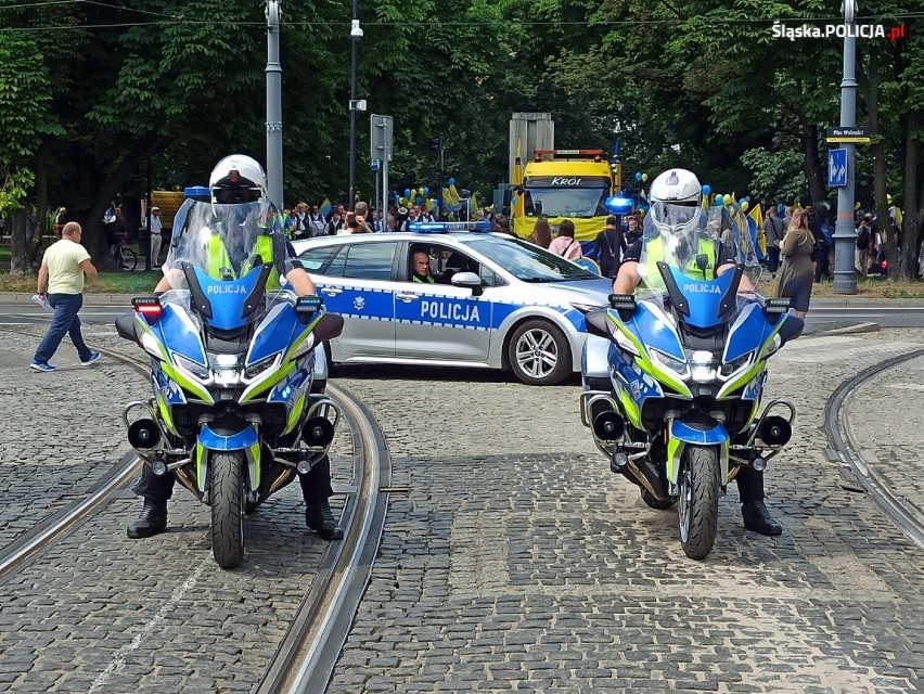 Super maszyny dla policjantów w woj. śląskim. To motory BMW, osiągające ponad 200 km/h, kosztują sporo! Zobacz ZDJĘCIA
