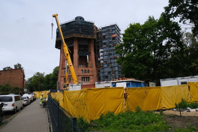 Remont zabrzańskiej wieży ciśnień nieprzerwanie trwa.
Zobacz kolejne zdjęcia/plansze. Przesuwaj zdjęcia w prawo - naciśnij strzałkę lub przycisk NASTĘPNE