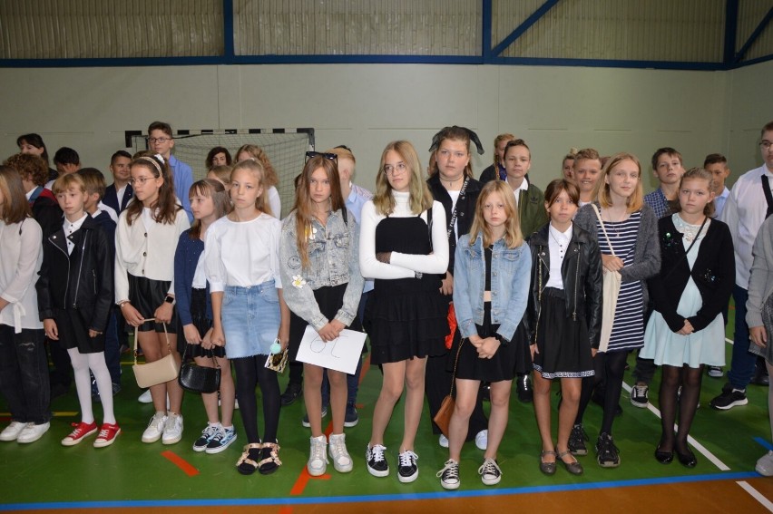 Początek roku szkolnego w SP8, największej szkole podstawowej w Lęborku