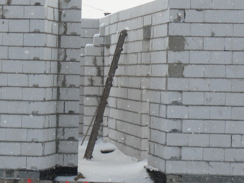 Trwa budowa dwóch bloków na ulicy Wilczej w Kutnie
