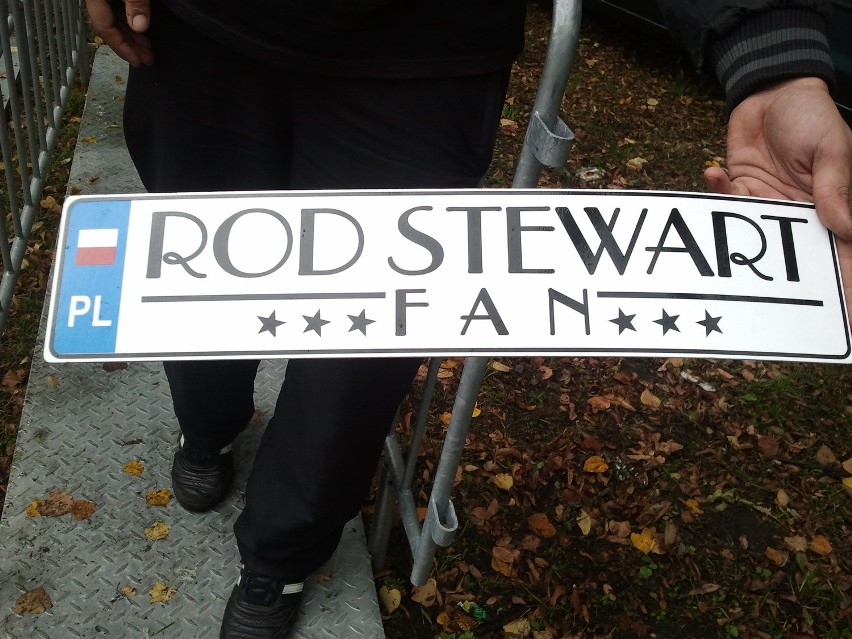 Rod Stewart w Rybniku. Fani już pod stadionem