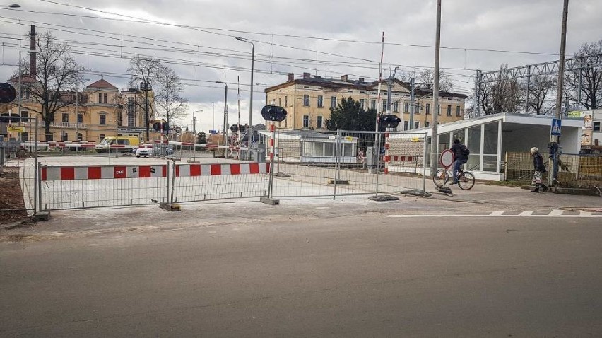 Leszno. Przejazd kolejowy przy Słowiańskiej nie będzie otwarty. Miasto uważa, że to niebezpieczne