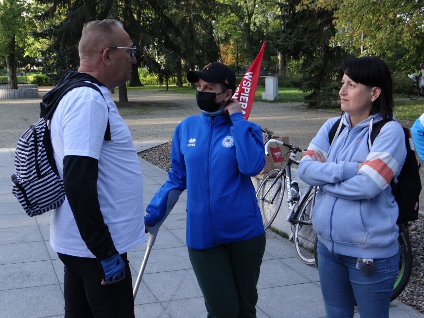 Sztafeta pieszo-biegowo-rowerowa RdR wyruszyła z Radomska do Częstochowy. ZDJĘCIA