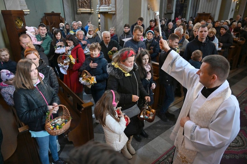 W Wielką Sobotę, 16 kwietnia, od godziny 9 do 14, w Parafii...