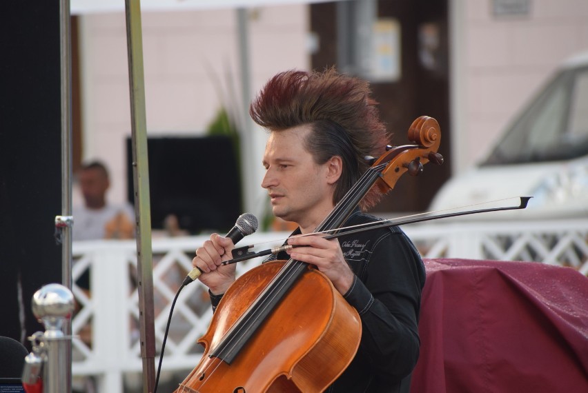 Koncert na harfę i wiolonczelę na sieradzkim Rynku