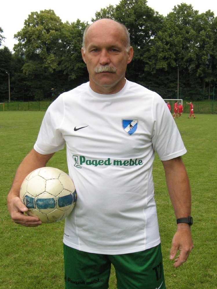 Piotr Kochowski, piłkarz, trener i działacz klubu Zapora Wapienica zakończył karierę piłkarską