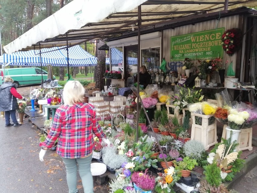 PGK zwróci pieniądze "cmentarnym" handlowcom z Goleniowa. Ale nie wszystkie