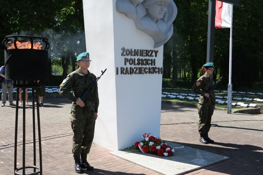 Uroczystości 73 rocznicy zakończenia II wojny światowej w Złotowie [ZDJĘCIA]