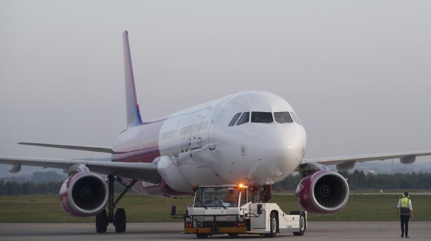 Wizz Air zawiesza część lotów, tym trasę Jasionka - Oslo. To konsekwencja słabego wyniku akcji szczepień w Polsce