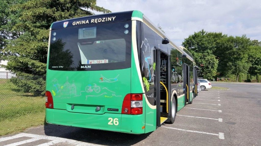 Gmina Rędziny ma nowe autobusy hybrydowe [ZDJĘCIA]