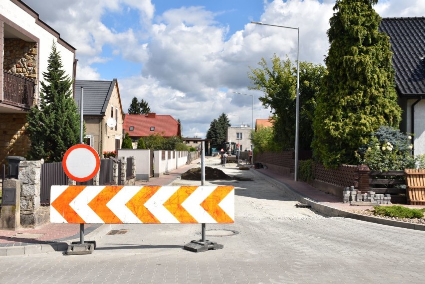 W gminie Grodzisk Wielkopolski trwa sezon inwestycyjny. Modernizowane są szkoły, remontowane drogi... ZOBACZCIE ZDJĘCIA!