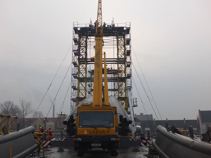 Nowy most Sole na Żywiec. Konstrukcja 18 metrów nad płytą mostu [AKTUALIZACJA+ZDJĘCIA]