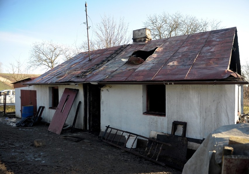 Pożar w Ujkowicach. Nie żyje 54-letni mężczyzna i 42-letnia kobieta