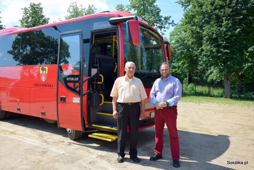 38-letni autobus przeszedł do lamusa. Od września uczniowie ze Starej Kamionki będą jeździć nowoczesnym wozem