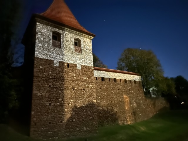 Zgasły kolejne latarnie oświetlające Olkusz