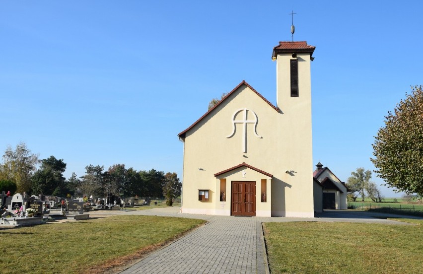 Nowa Wieś Zbąska, cmentarz - 2021.  Nie czekajcie, ja nie...