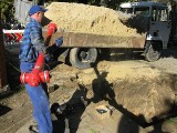 Na skrzyżowaniu z Lelewela trwa wymiana hydrantu oraz kładzenie nowych chodników