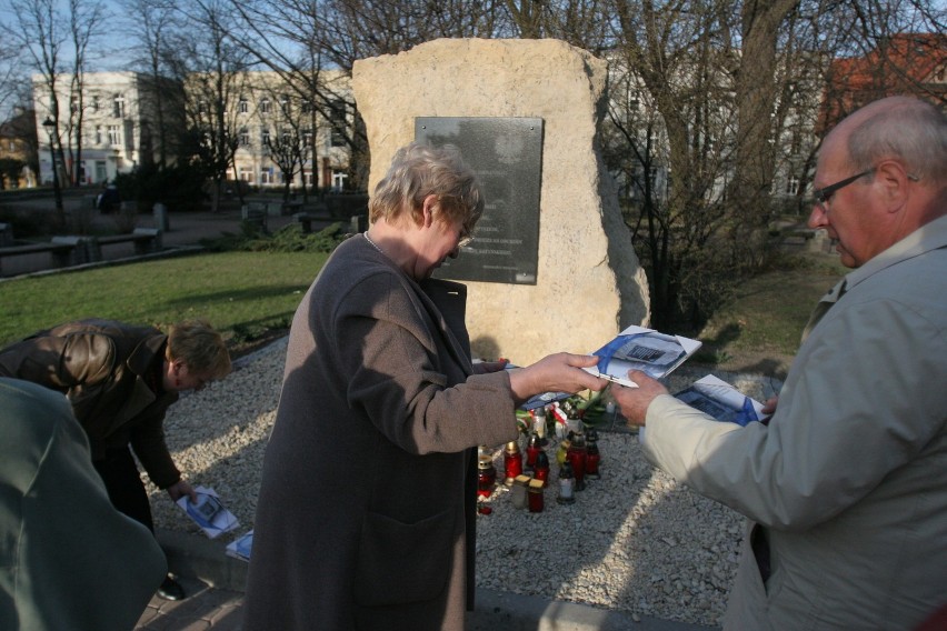 Mysłowice: Obchody 2. rocznicy katastrofy smoleńskiej w Mysłowicach
