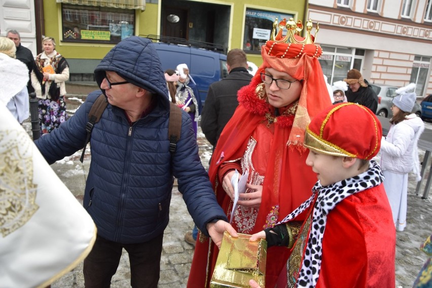 Człuchów. Orszak Trzech Króli i koncert Macieja Miecznikowskiego