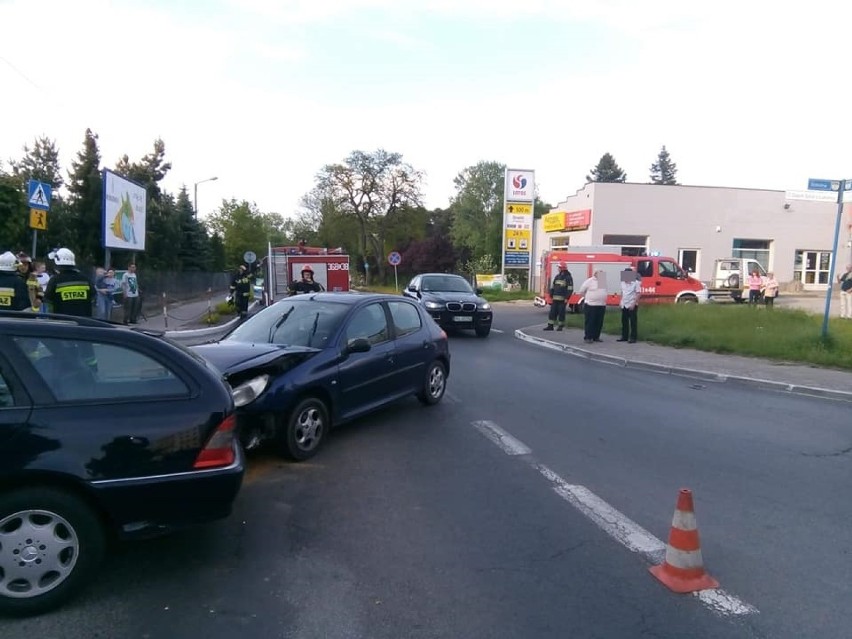 Wypadek w powiecie włocławskim. Zderzenie mercedesa z peugeotem  [zdjęcia]