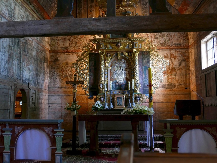 Wnętrze kościoła w Tarnowie Pałuckim.