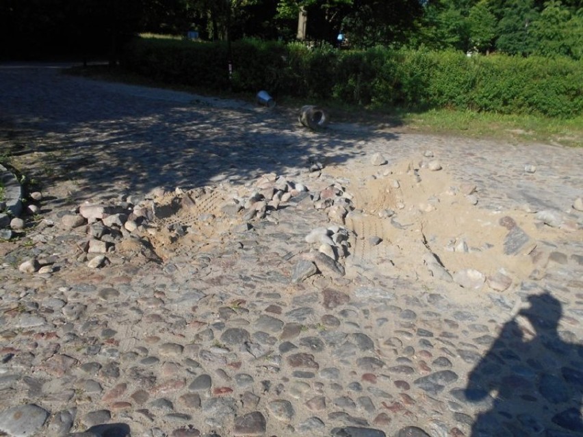 Uszkodzony parking przy Strzeleckiej w Wejherowie