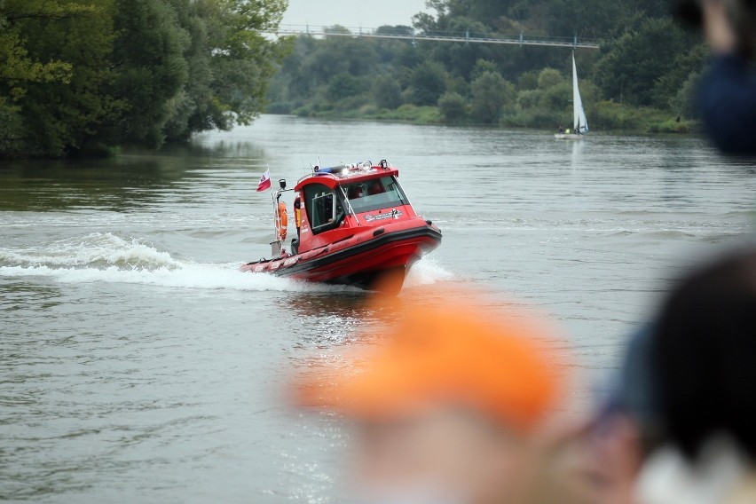 Wielka akcja ratowników wodnych na Odrze we Wrocławiu (ZOBACZ ZDJĘCIA)