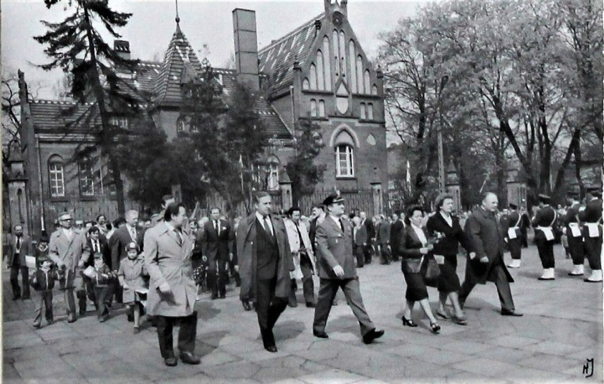 Malbork. Działo samobieżne zjedzie z cokołu? To postulaty części mieszkańców. A jakie plany mają włodarze?