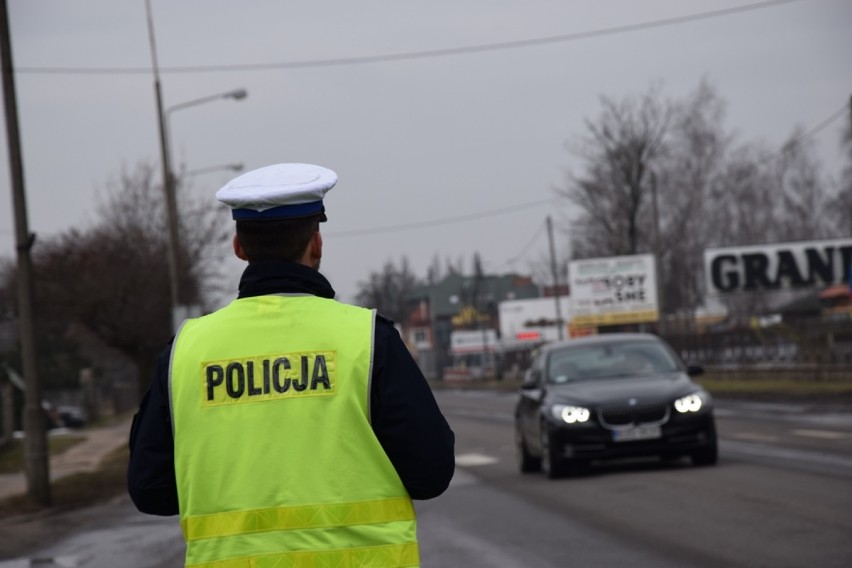 Trwa policyjna akcja Boże Narodzenie - Bezpieczny Weekend. Dwa wypadki śmiertelne [aktualizacja]