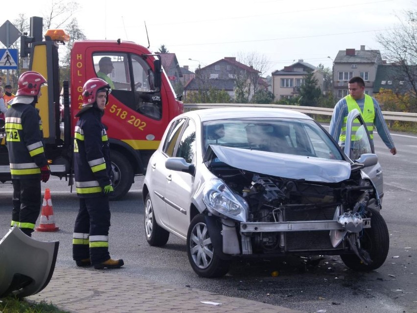 Zderzenie aut w Łowiczu (Foto)