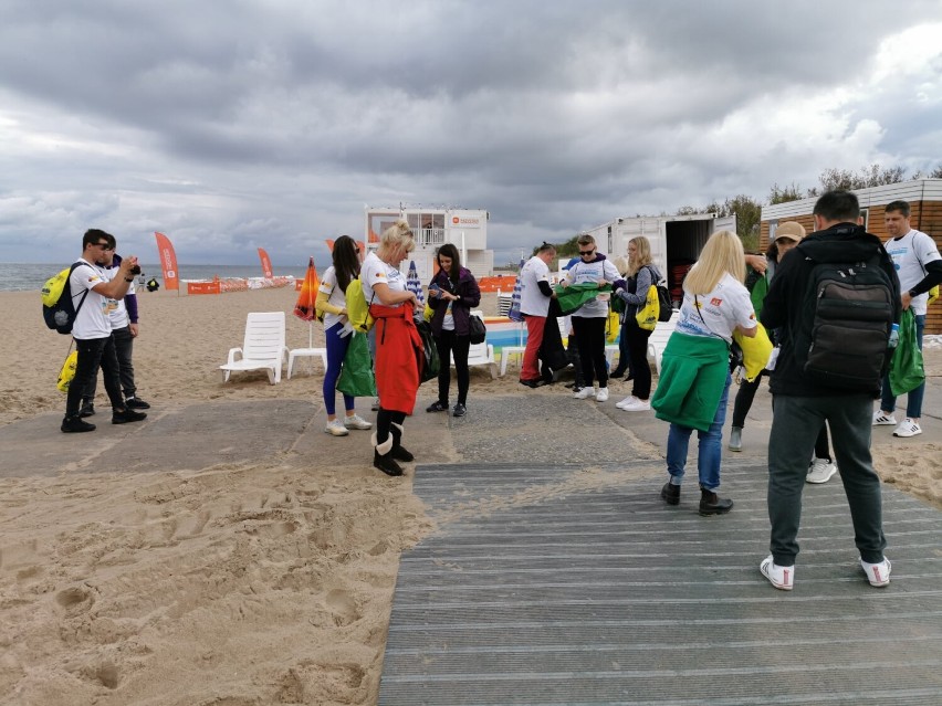 Ekologiczna akcja we Władysławowie. Czysty Bałtyk na plażach i w ich sąsiedztwie zebrali prawie 2 tony odpadków! | ZDJĘCIA, WIDEO