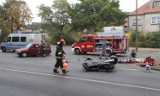 Wrocław: Dwie osoby ranne w zderzeniu motoru z autem (ZDJĘCIA)