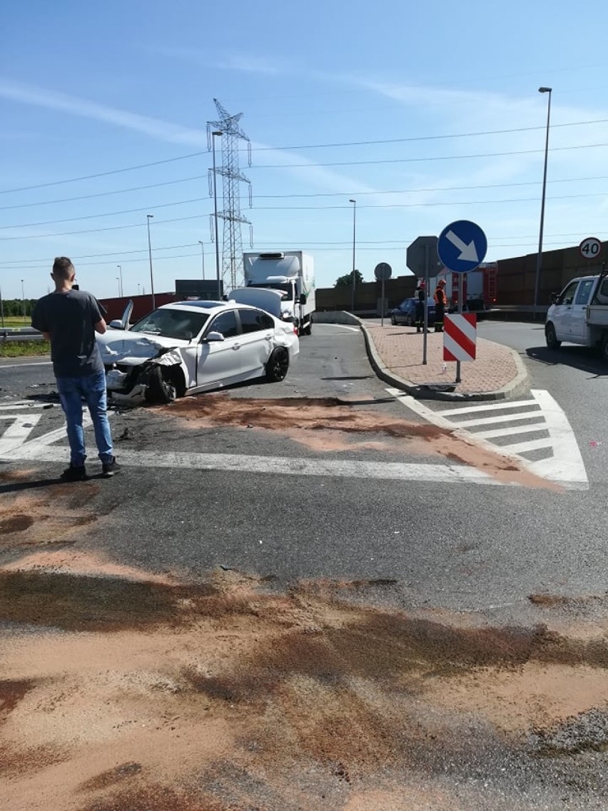 Wojnicz. Zderzenie trzech samochodów na obwodnicy [ZDJĘCIA]