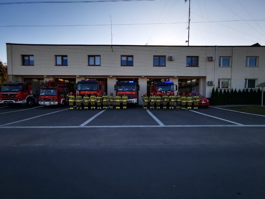 Strażacy w Zduńskiej Woli solidarni z Ukrainą. Minuta ciszy dla ratowników