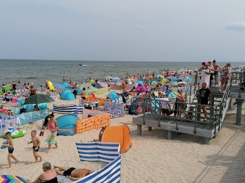 Niedziela na plaży w Sarbinowie.