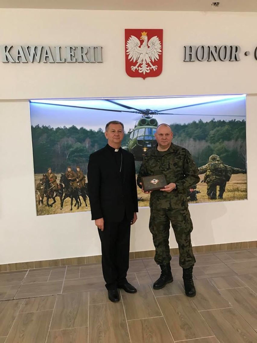 Wizyta biskupa polowego WP w 25. Brygadzie Kawalerii Powietrznej w Tomaszowie Maz. i Leźnicy [ZDJĘCIA]
